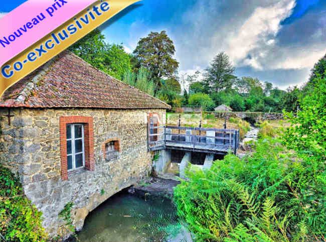 Moulin-scierie à vendre proche Guéret - Creuse avec maison rénovée 106 m² hab, 5 pièces. Fondé en titre et sur titre, fonctionnel; rivière, bief-réserve, vannes, roue, grange, dépendances, sur 25 000 m²